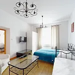 Old Town Kanonia Апартаменты Варшава